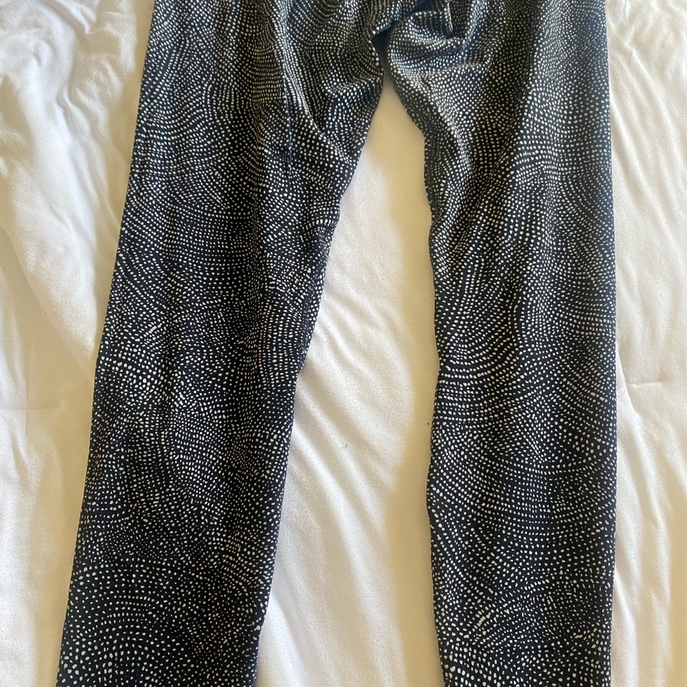 Lululemon High Waist 25inch - polka dot. Ulta soft, minimally worn!